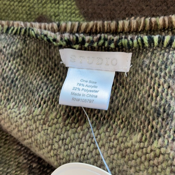 Oversized Camo Scarf with yellow striping Amie Lynn Studio NYC - Picture 3 of 4